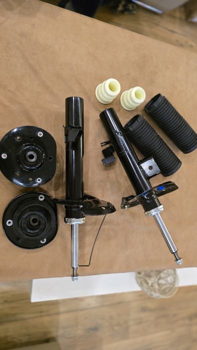 2 amortyzatory przednie Ford Galaxy MK2, Mondeo MK4, S-Max