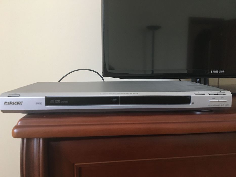 DVD проигрыватель Sony.
