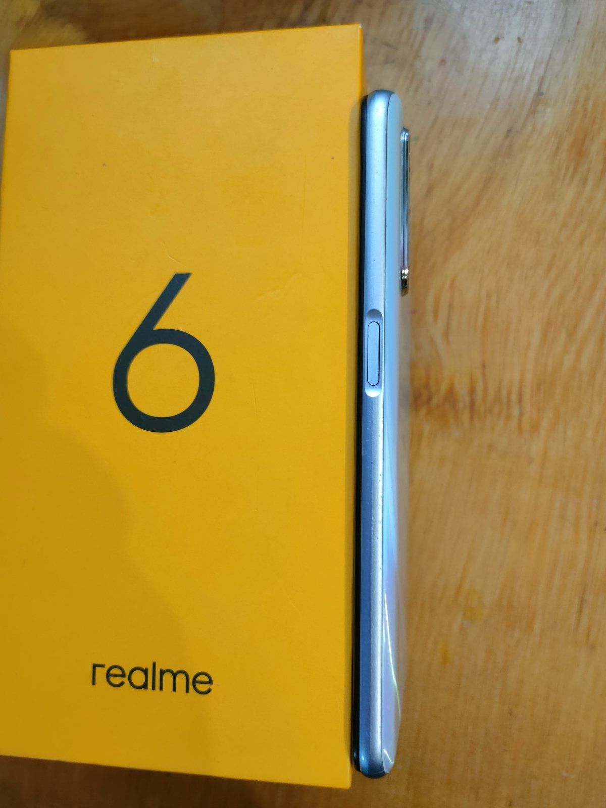 Продається Realme 6