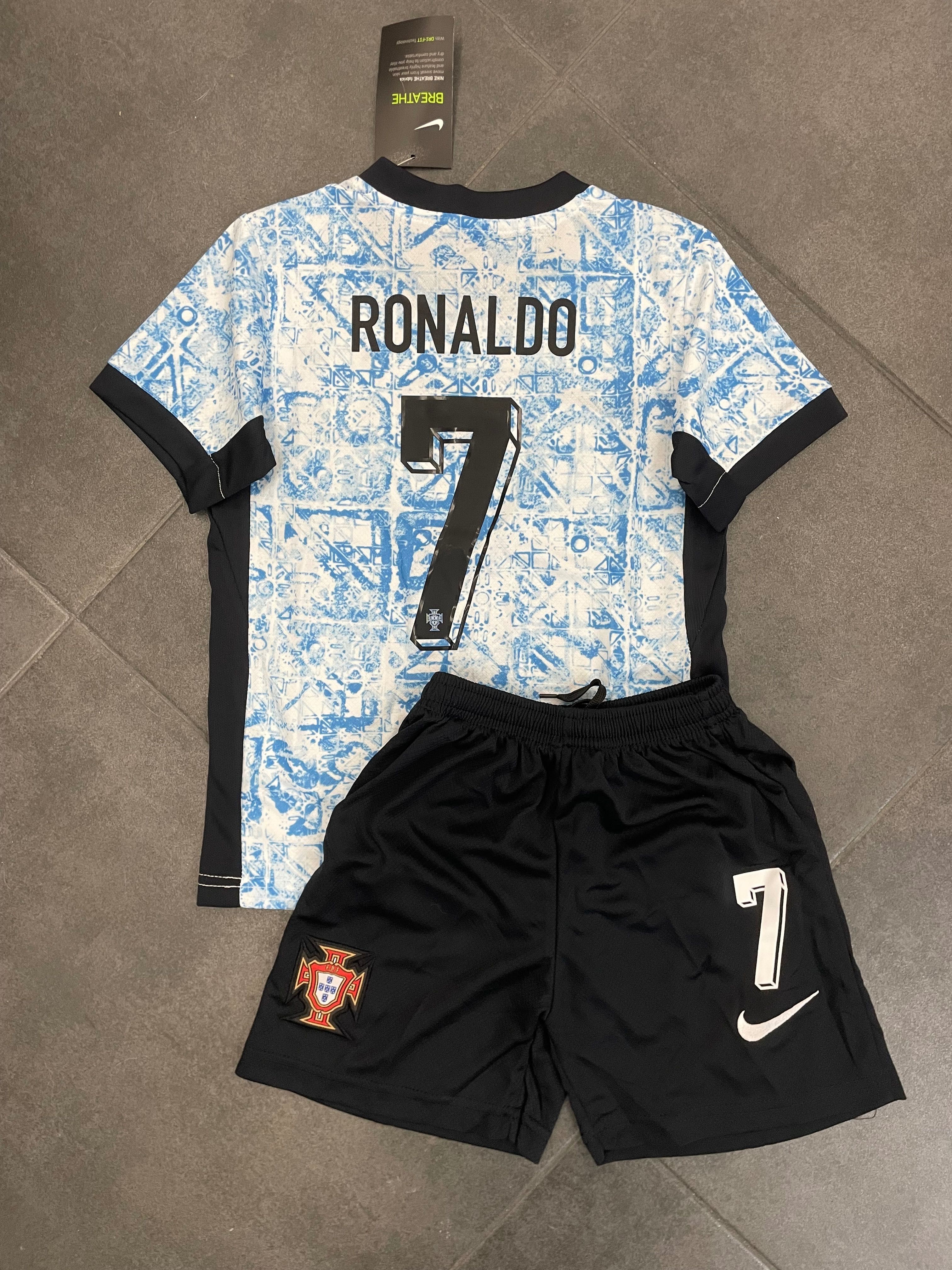 Equipamento Ronaldo Portugal criança