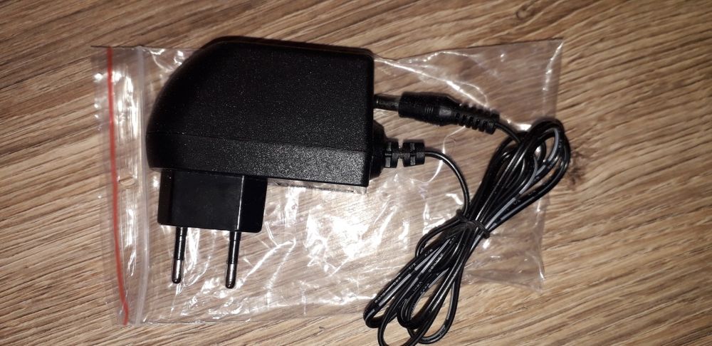 Zasilacz ładowarka 12V 2A AC-DC adapter. Nowy.