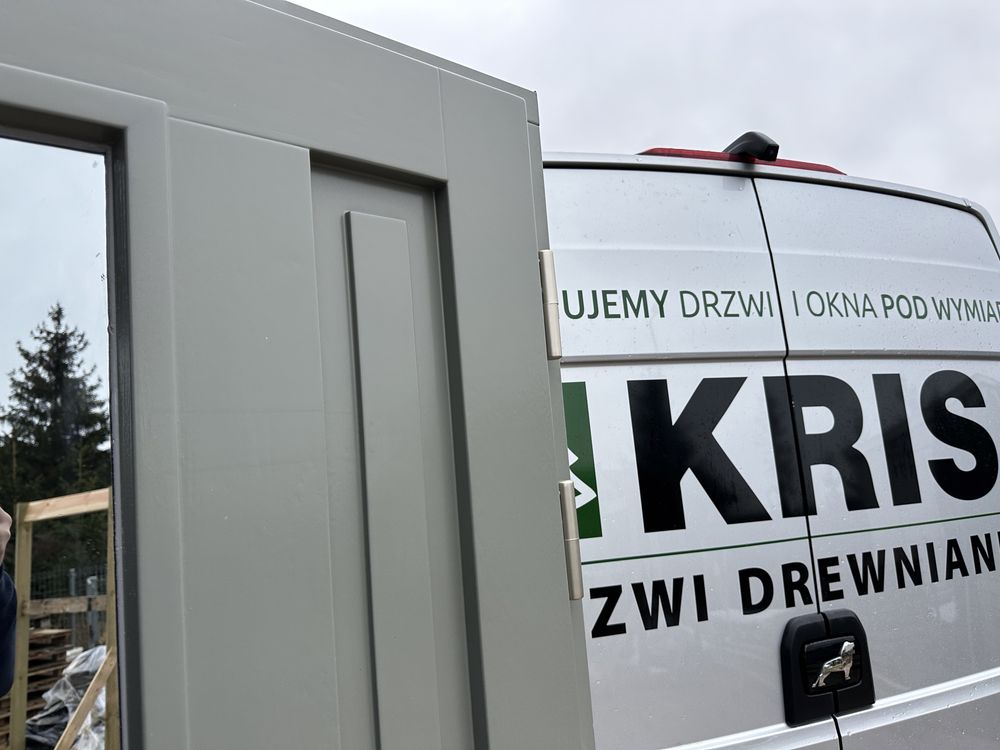 Drzwi zewnętrzne drewniane RAL  7023 CAŁA POLSKA KRIS