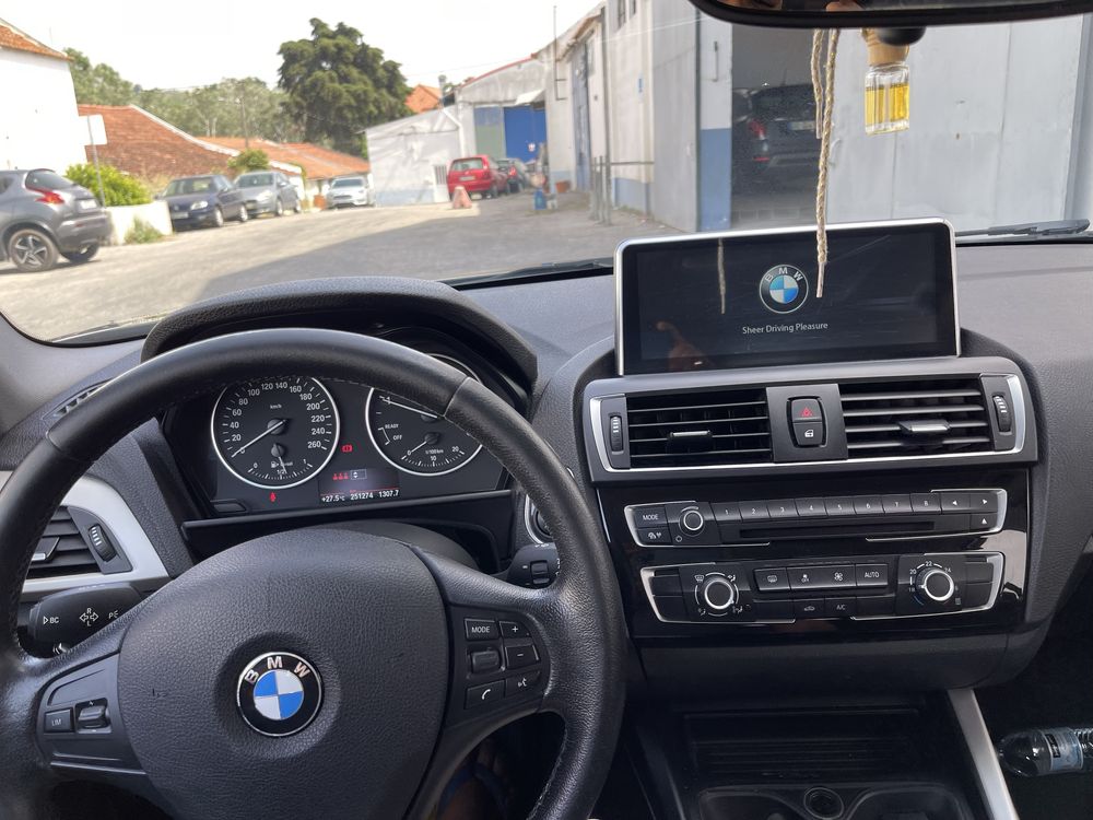 BMW serie 1 F20 116d Efficient dynamics Sport 5 portas