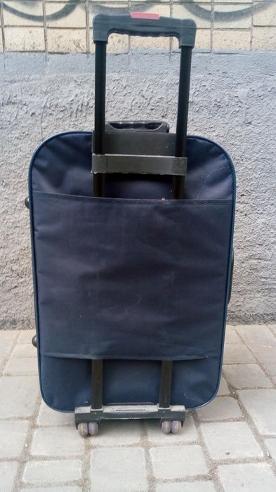 портфели сумки  спортивные  чемоданы  дорожные