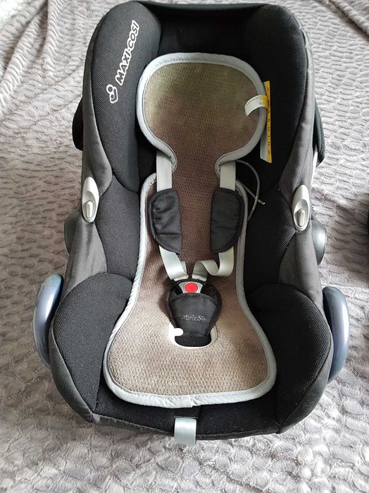 Fotelik maxi cosi cabrio fix czarny z Bazą Iso fix i wkladką aeromove