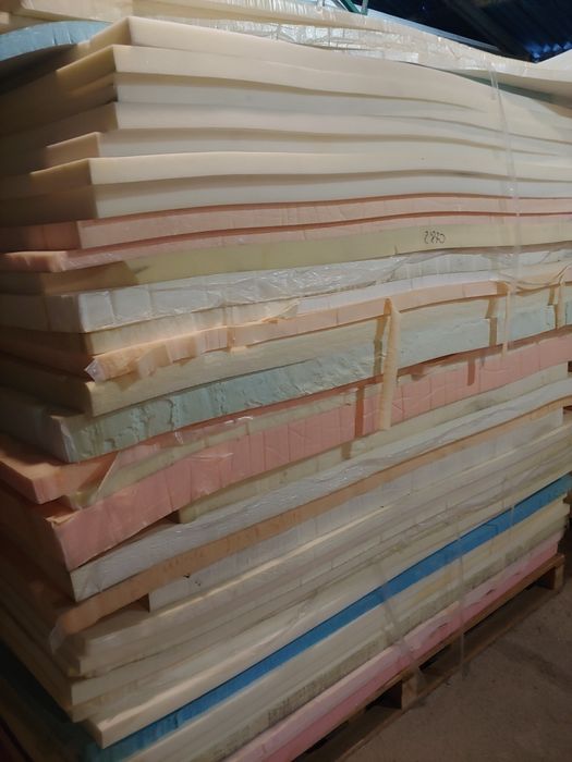 Pianka tapicerska, gąbka, maty.