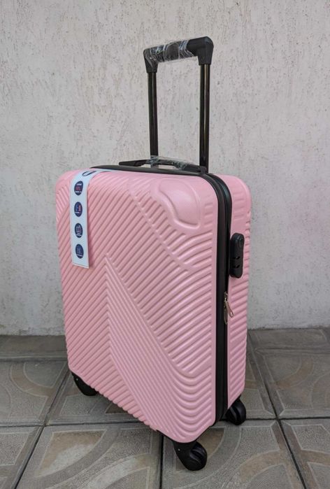 Валіза пластикова Trizand 26661