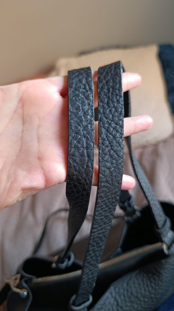 Czarna torebka shopper Parfois