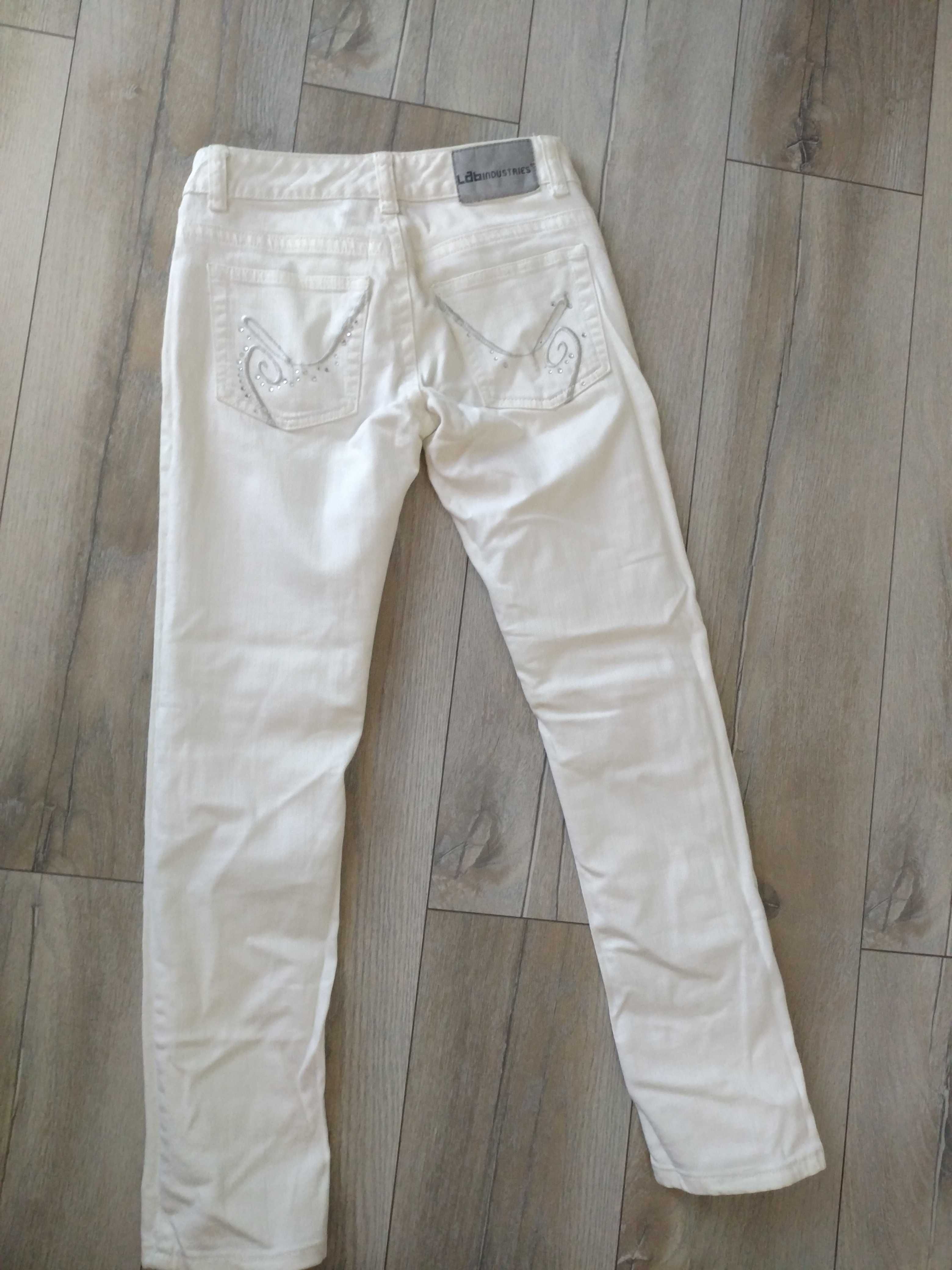 Białe jeansy rozmiar S