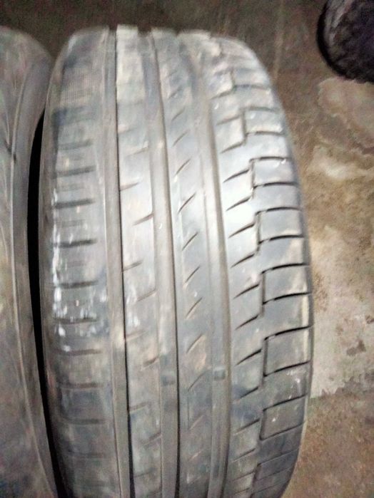 235 50R18 Continental