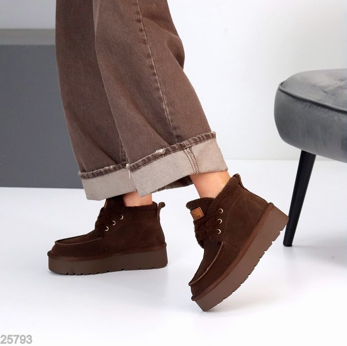 Жіночі шкіряні зимові черевики в кольорах