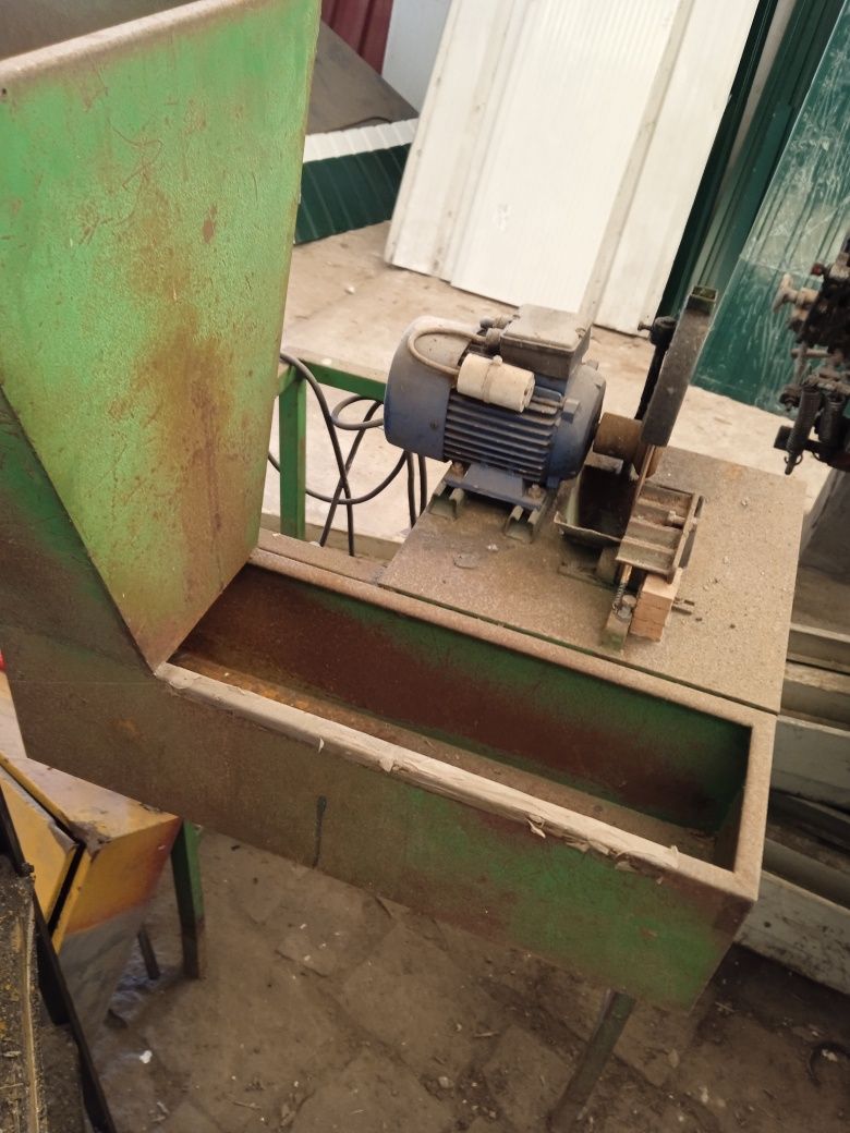 Máquina de cortar rolhas