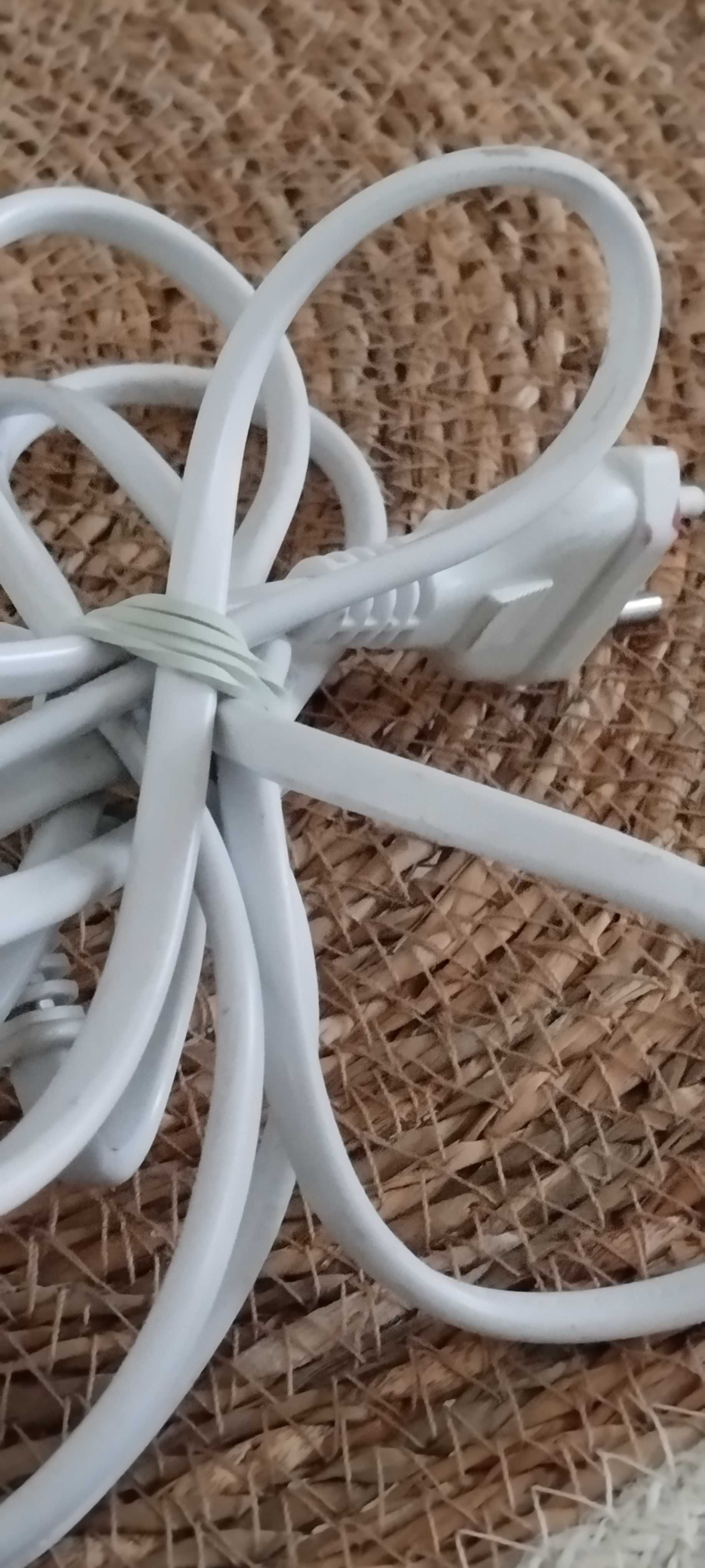 Masażer z lampą na podczerwień.
