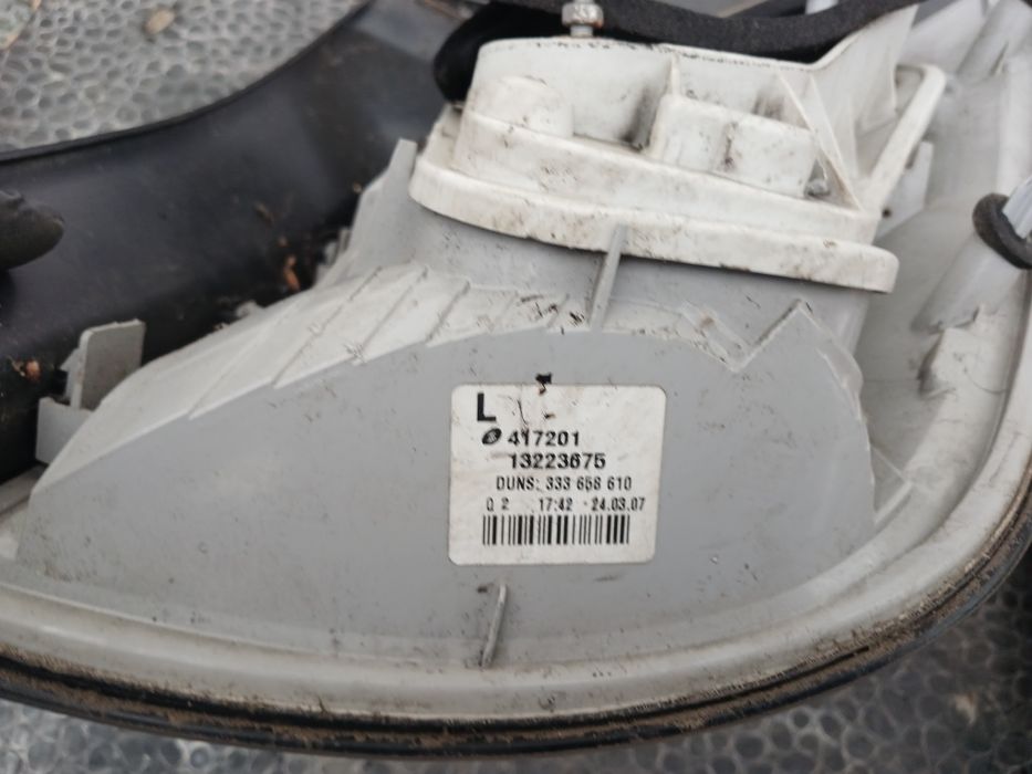 Задні ліхтарі стопи Opel adtra h унівепсал