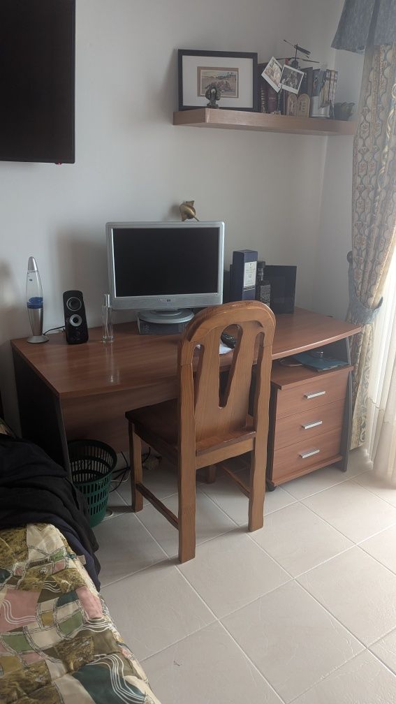 Quarto / mobilia