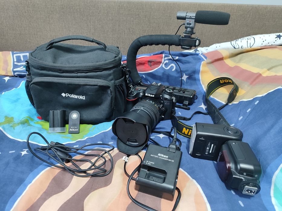 Nikon D7100 Sigma DC 17-50 F/2.8 EX HSM + torba, lampa błyskowa i inne