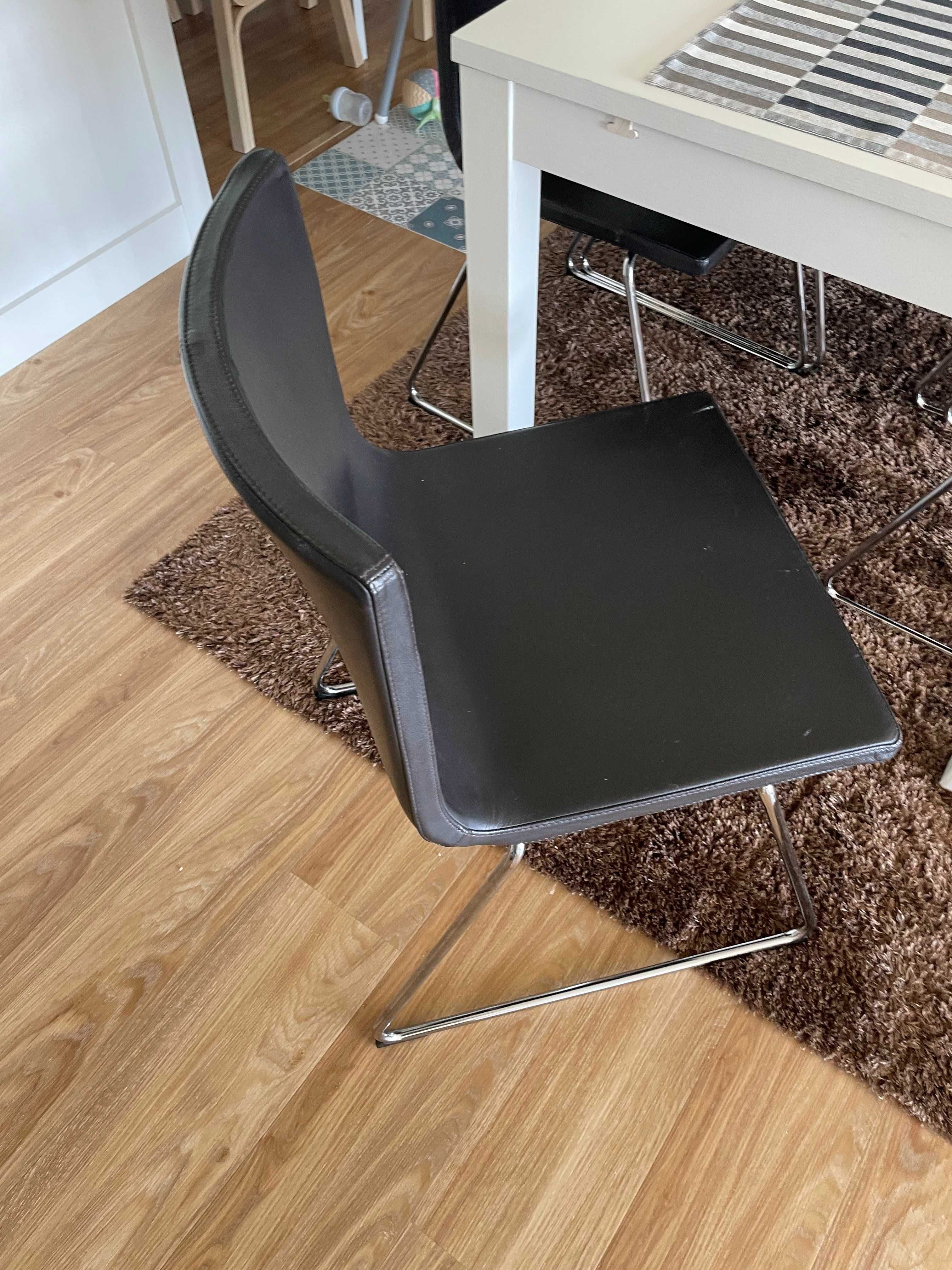 Cadeira IKEA semelhante Lillanas Pele