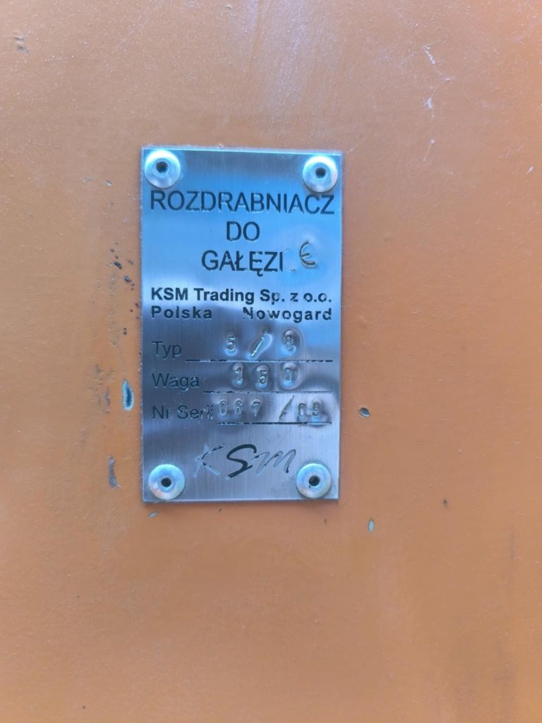 Rębak rozdrabniacz do gałęzi