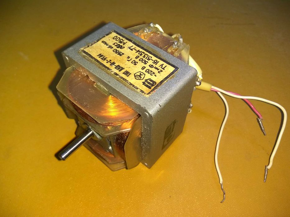 Двигатели для  вытяжек, дуйчика, напольного вентилятора, электрофона.