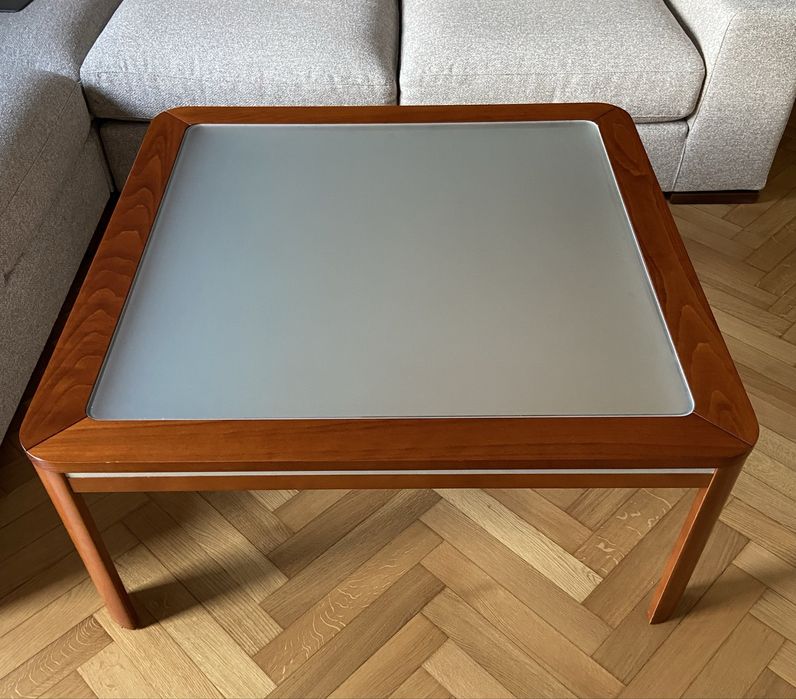 Stolik kawowy drewnany z szklanym blatem KLOSE