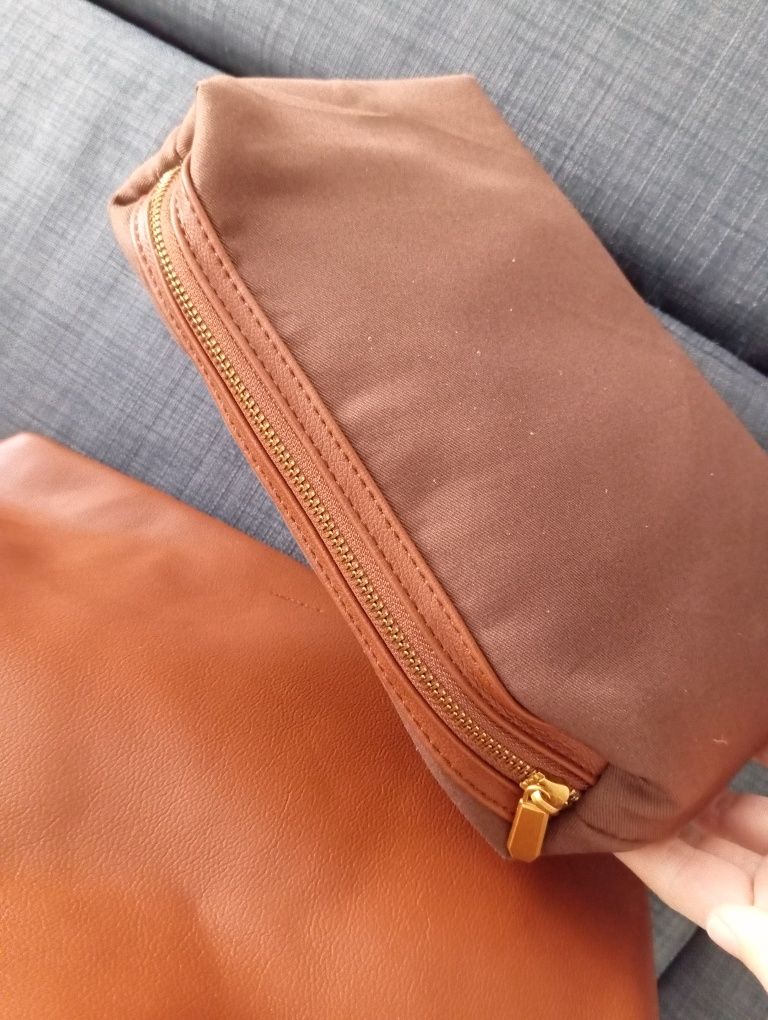 Nova bolsa de couro feminina de marca de designer independente. Por fa