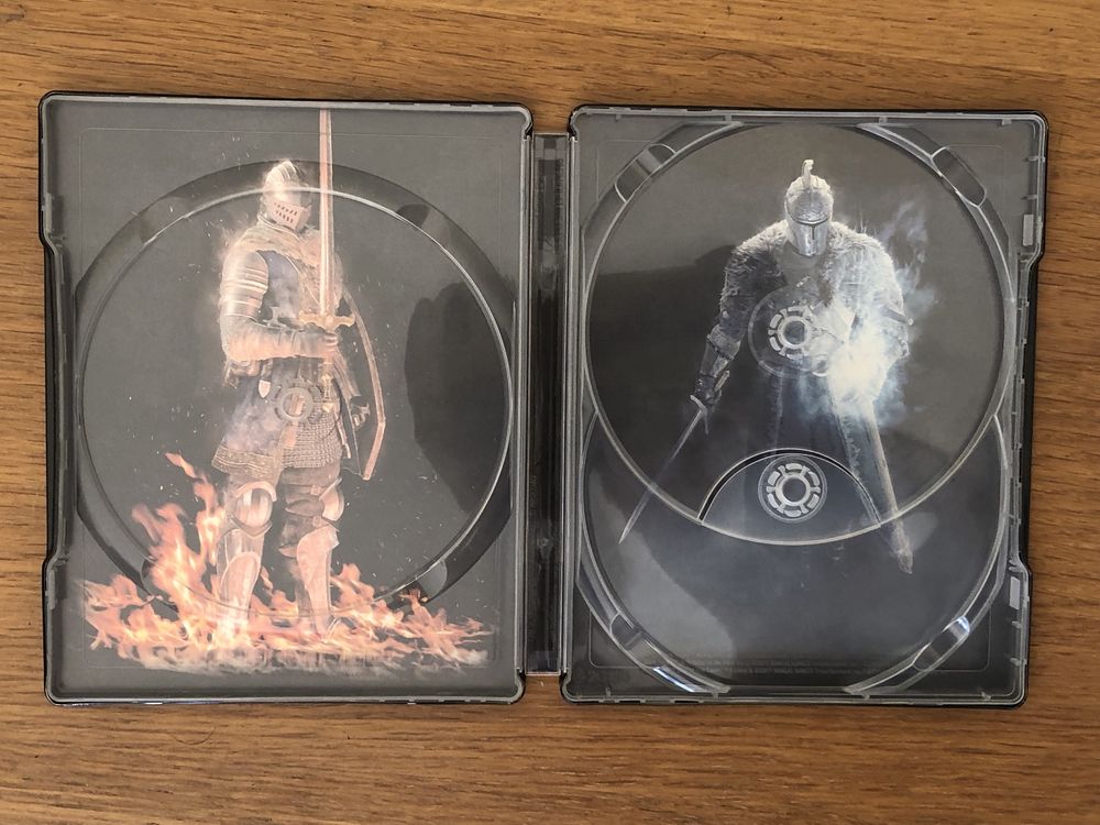 Dark Souls Trilogy PS4 em steelbook