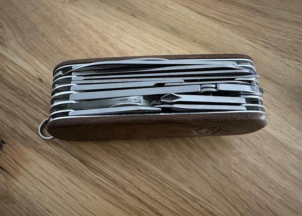 Victorinox Swiss Champ