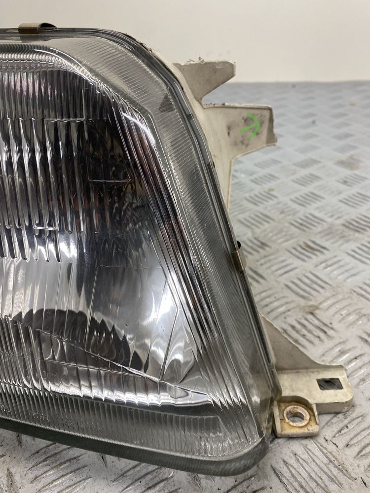 Lampa prawa przednia toyota land cruiser j90 oryginal