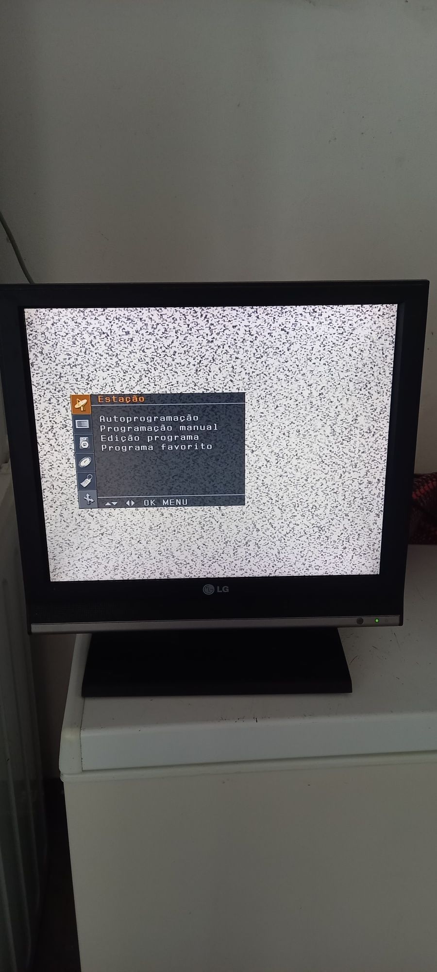 Televisão pequena