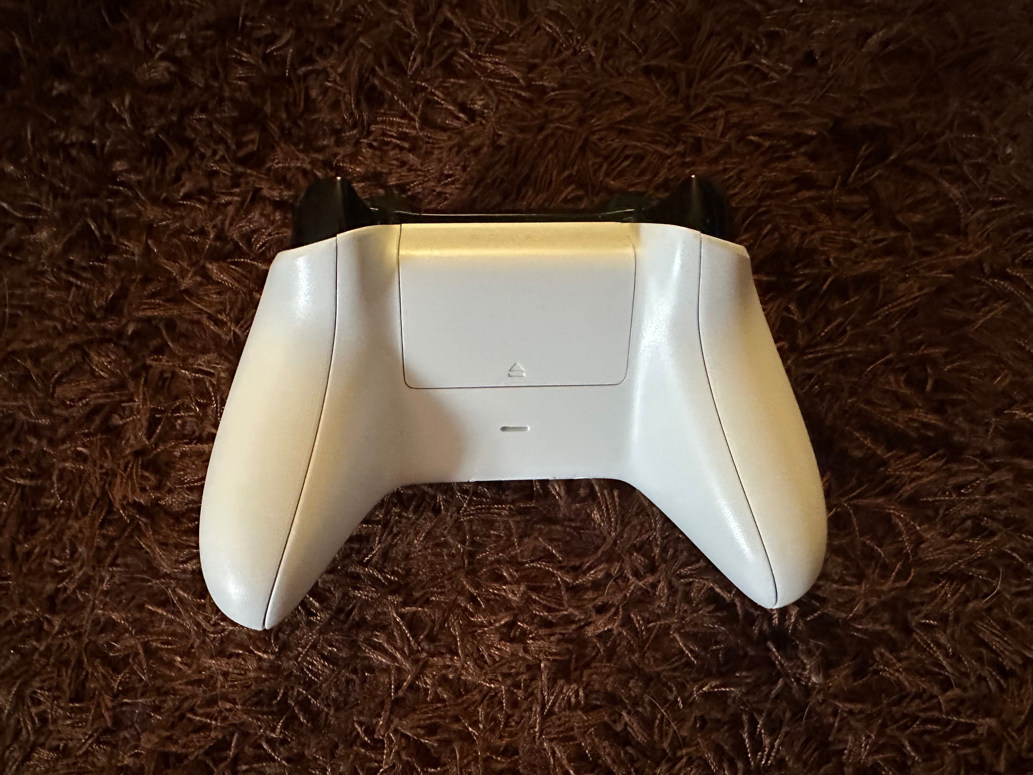 Xbox One S 500GB z kontrolerem, oryginalne opakowanie – stan idealny