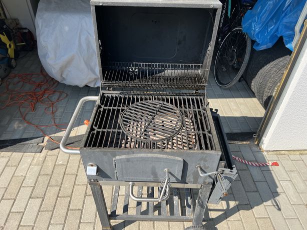 Używany grill węglowy