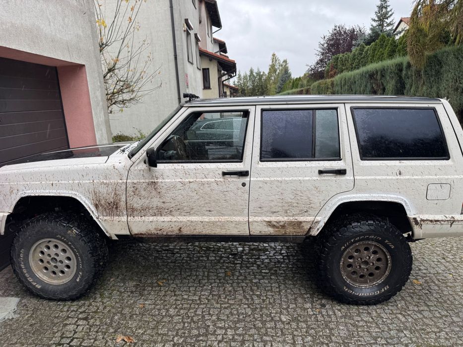 Jeep Cherokee 1998 4.0 doinwestowany