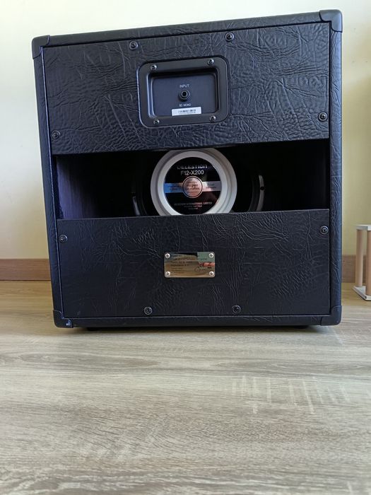 Celestion F12-X200 + Harley benton cab