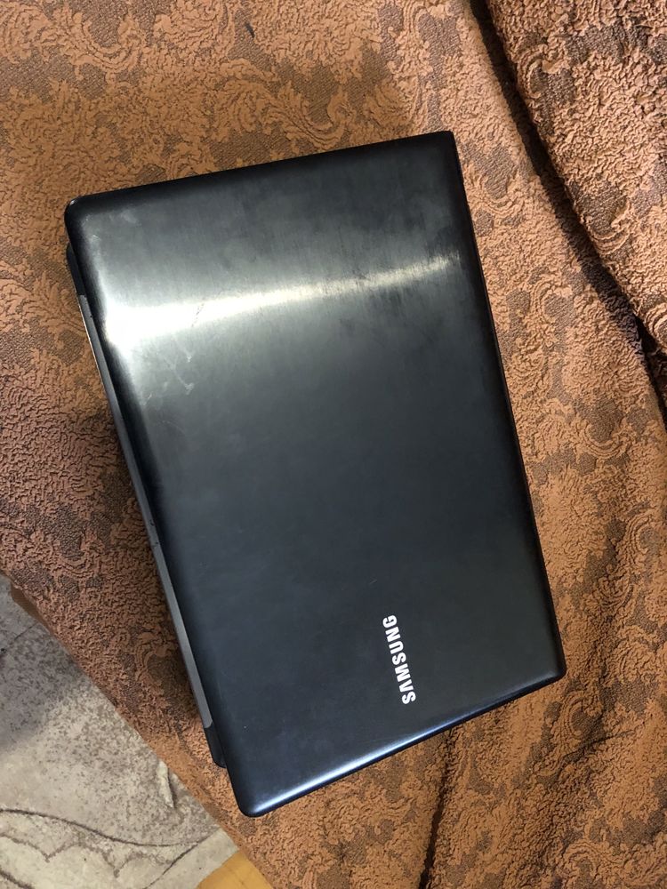 Ноутбук Samsung 355E