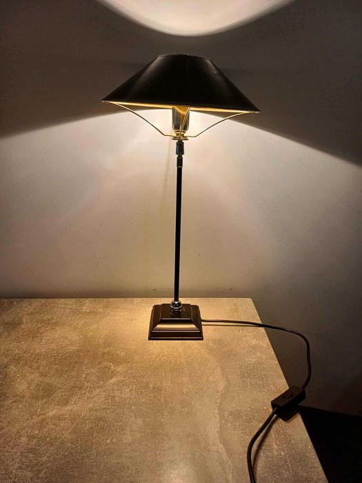 Elegancka lampka biurkowa, klasyczna, do każdego wnętrza. 2 szt.