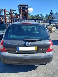 Renault Clio II de 2004 para peças