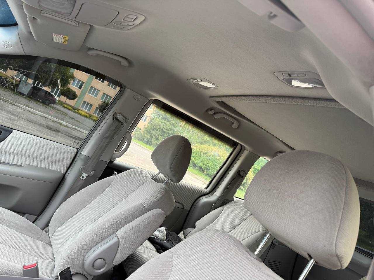 Автомобиль KIA Carnival 2007 2-ге покоління