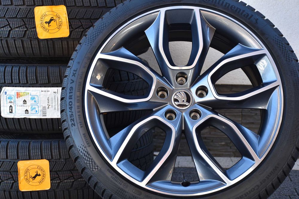 Nowe koła zimowe OEM Skoda Octavia IV MK4 VRS 19" Continental 2025r