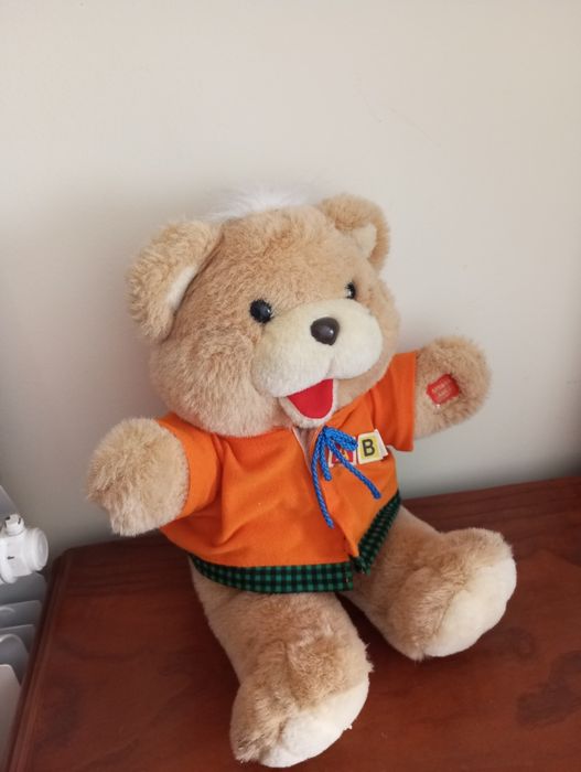 Vende peluche em forma de urso