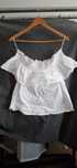 Blusa com ombros descobertos