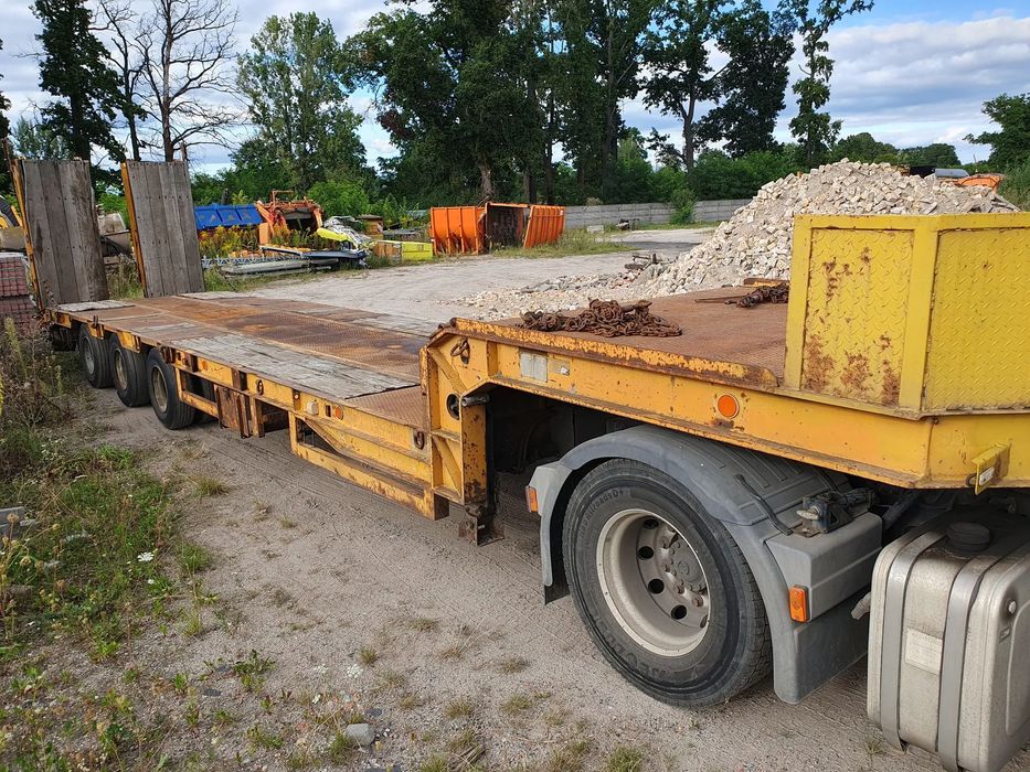 Cometto SG3  Naczepa niskopodwoziowa 3 osie najazdy hydrauliczne długie Cometto SG3