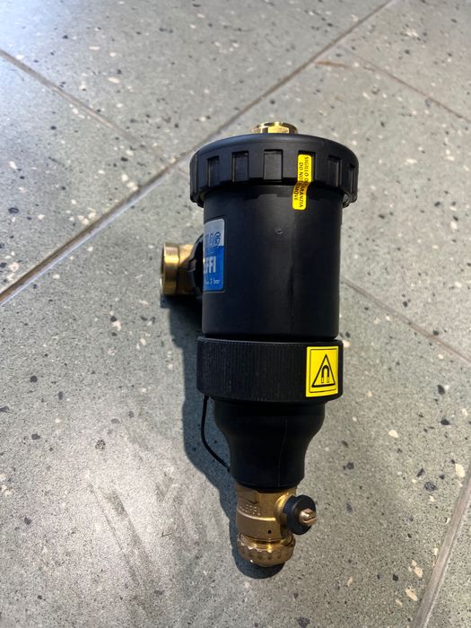Separator Caleffi   do CO "DIRTMAG"