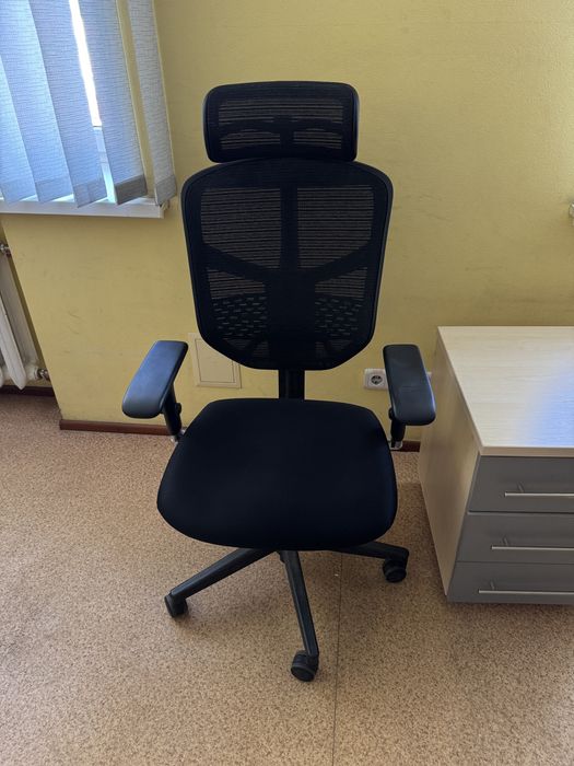 Продам Офісні меблі, ціна за домовленністью, кількість обмежена