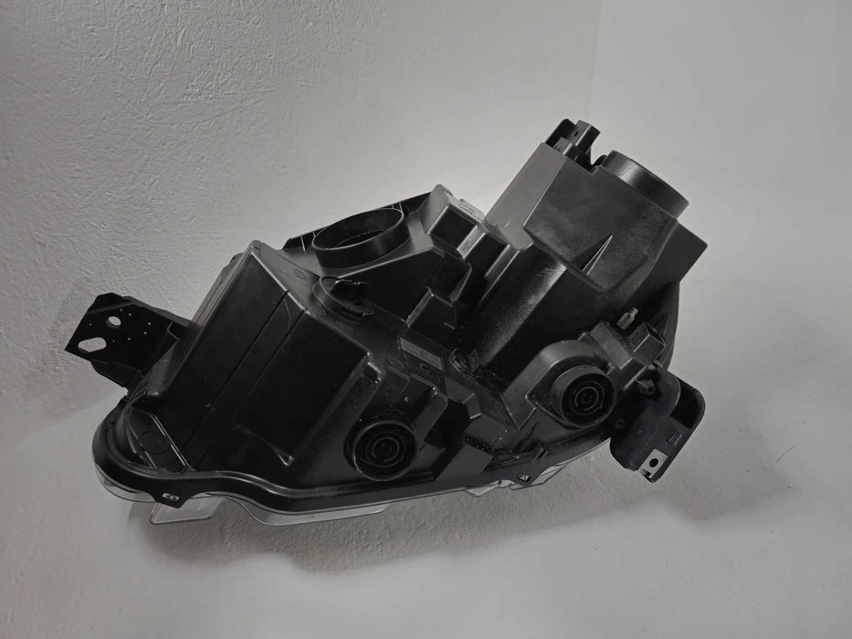 Peugeot Partner Rifter Lampa Reflektor przednia przód Prawa Prawy