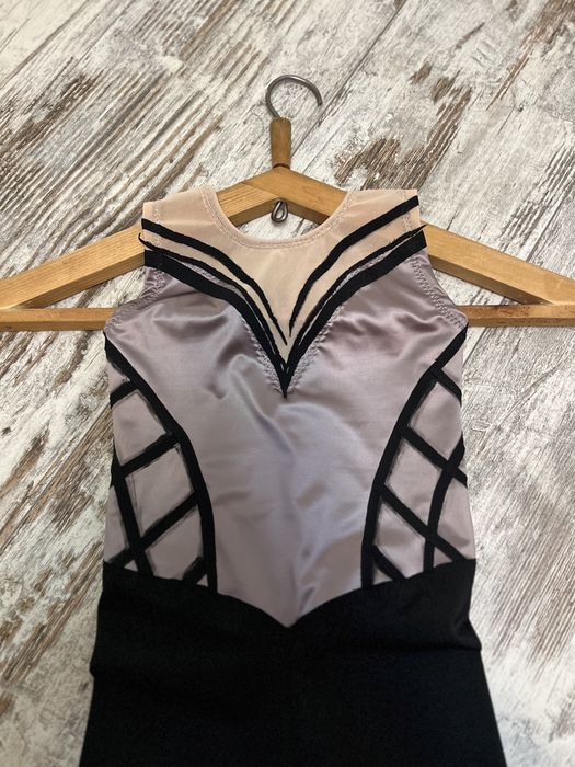 Комбінезон для художньої гімнастики. Купальник для художньої гімнастик