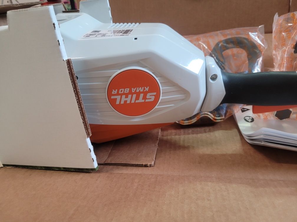 Sprzedam kombi motor akumulatorowy stihl KMA 80r