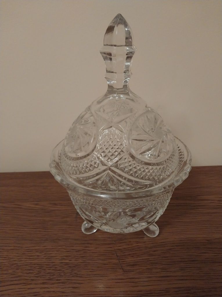 Хрустальная сахарница с крышкой