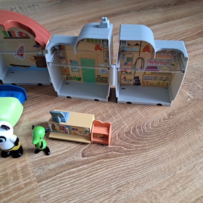 Zestaw domek bing sklep poli domek pando figurki