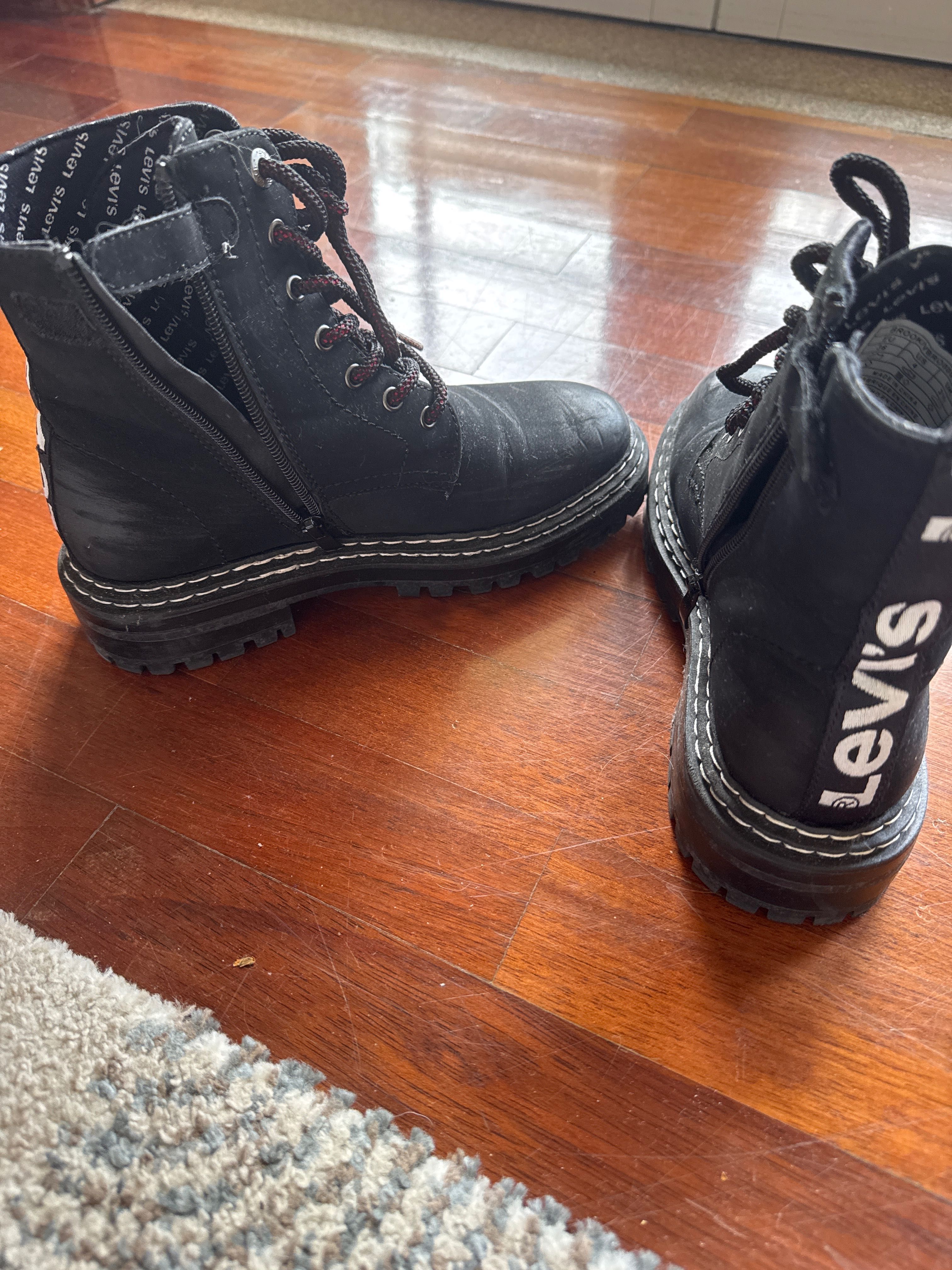 Botas Levis pretas 36