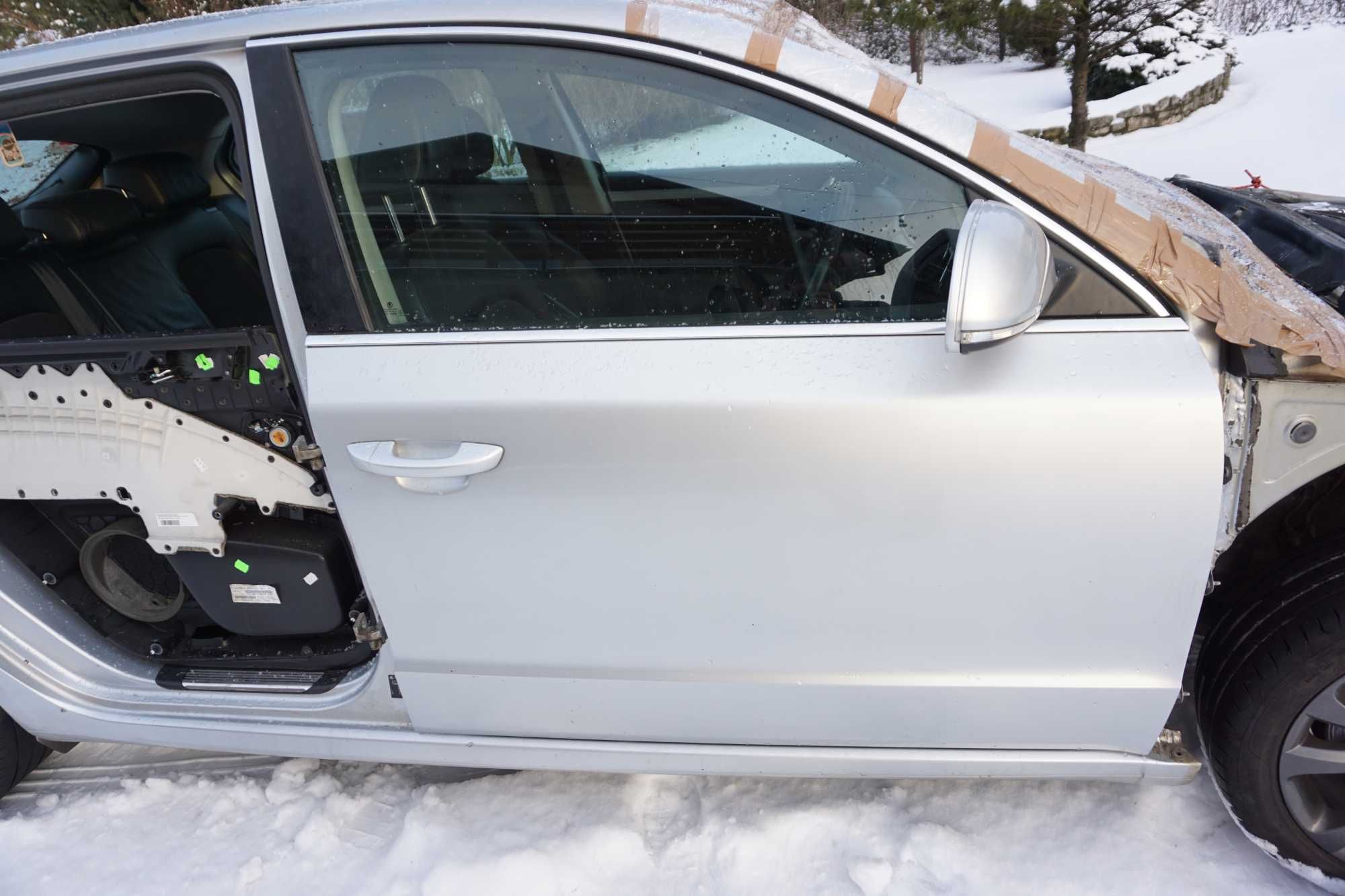 Skoda Superb Lift Drzwi przednie prawe drzwi przód prawe komplet La7w